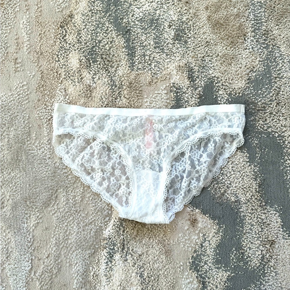 Victoria Secret white lace bikini panties size Medium